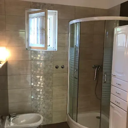 Apartament Revai *